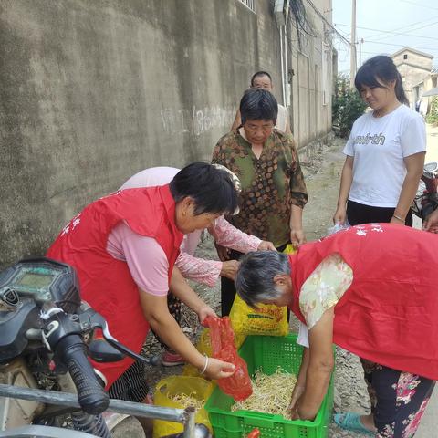 【新时代文明实践 铜山在行动】大彭镇大彭村开展志愿活动—爱心企业助力 慰问村老年人