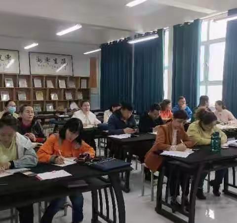 托克逊县初中化学义务教育学科“提升数字素养  赋能课堂变革”主题研讨集中培训学习简报                                         2024年4月2日