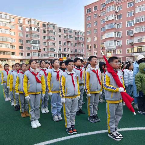 重阳敬长辈，美德永传承——全福小学五（3）中队主题升旗仪式