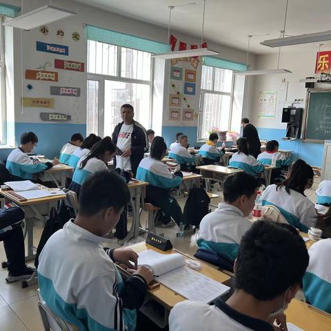 清查校园违禁品，保障校园安全