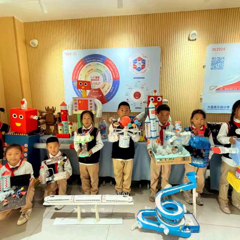 【东小·德育】科技筑梦 创意飞扬——大荔县东府小学开展亲子科技小制作活动