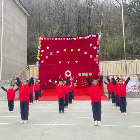 体操展风采 运动促成长——赤岩镇沙阳完小举行“庆元旦 迎新年”系列活动