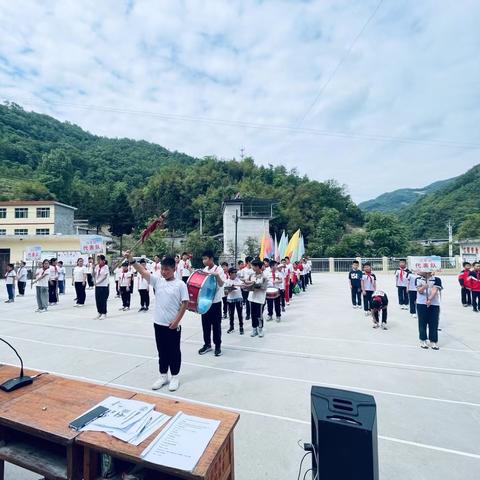 活力四射，激扬校园——赤岩镇沙阳完小召开第七届田径运动会暨家长会