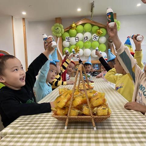 生日“童”聚，共享快乐—北海三色幼儿园生日同乐会