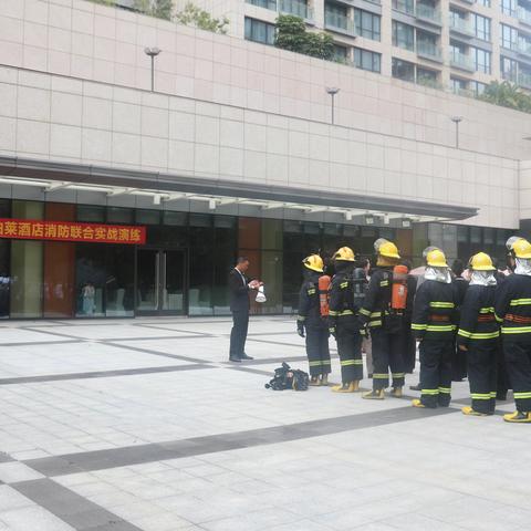 坂田消防救援站深入辖区深圳安朴酒店管理有限公司开展高层建筑灭火救援实战演练