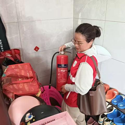 东海社区开展消防安全专项检查，织密片区安全防护网