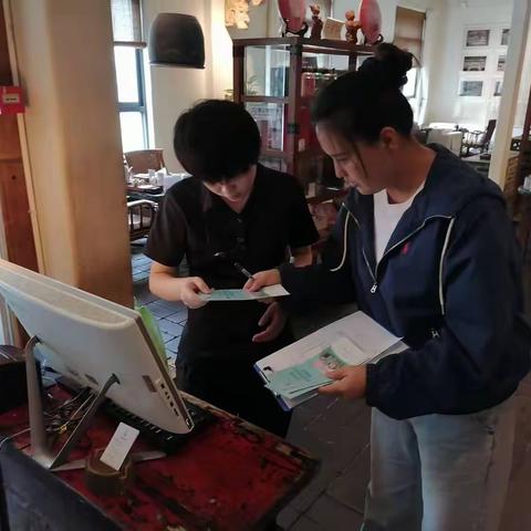 甸柳新村街道甸南社区开展：“聚力社保宣传，筑牢万家保障防线”活动。