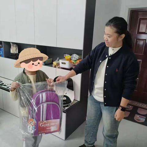 甸柳新村街道甸南社区开展：爱心速递----书包里的温暖，点亮困境儿童的成长路