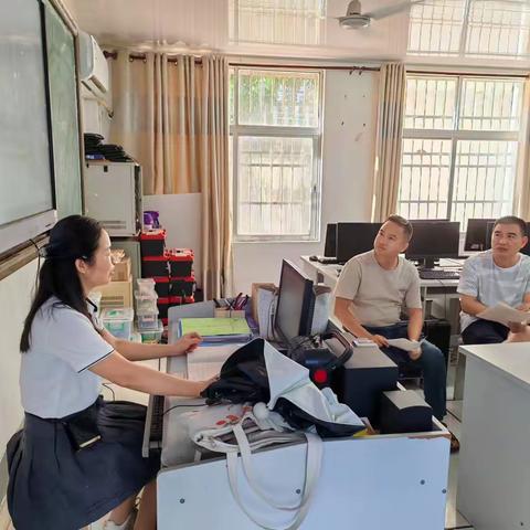 高中信息组集体备课纪实