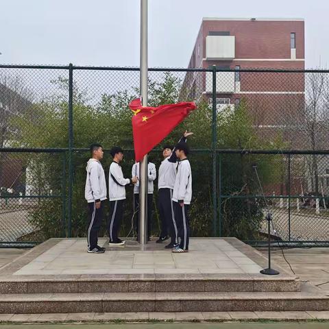 热血燃斗志，一模铸辉煌  —— 高三年级升旗暨一模表彰大会