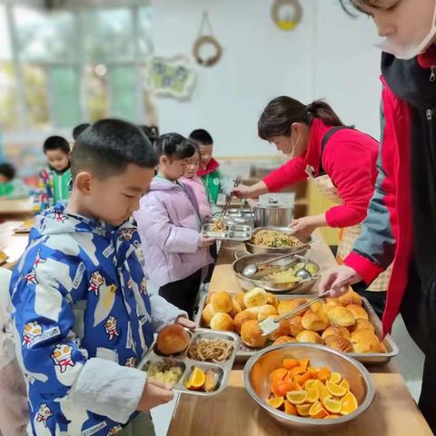 岳麓区静园幼儿园大二班自助餐活动