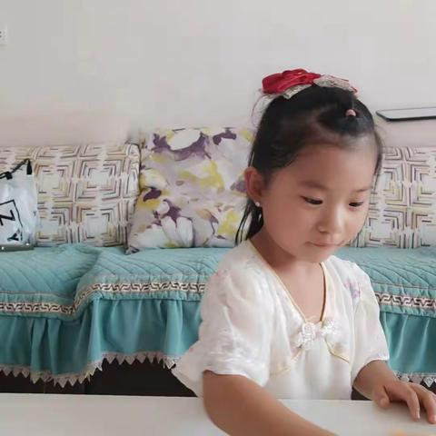 我有一双巧巧手 一（2）班劳动与技术之收拾餐桌