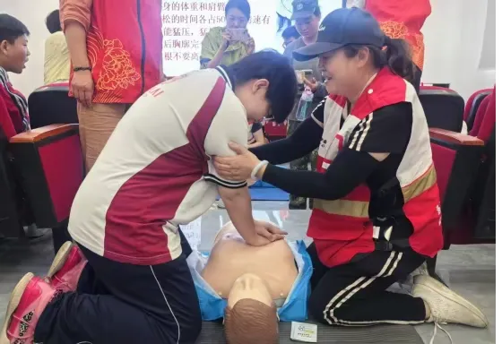 简篇-西工区开展防溺水安全教育进校园活动