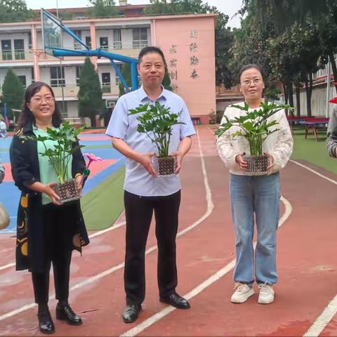 多彩活动庆佳节，温情满校敬师恩——钢管厂子校开展教师节庆祝活动