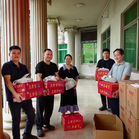 炎炎夏日送清凉 凝心聚力护一线｜海胶集团邦溪分公司暖心慰问土地整治一线职工