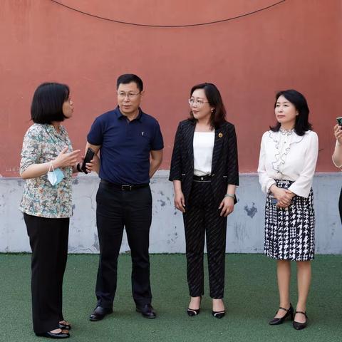 市人大一行到红岩小学调研义务教育优质均衡发展工作