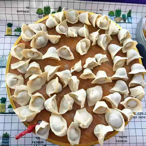 小饺子包裹大爱心 巾帼情点亮幸福底色 ——东安街道安居社区妇联持续关爱特殊老人纪实
