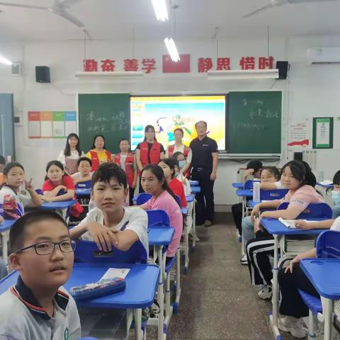 青山镇街道禁毒宣传进校园  护航开学第一课