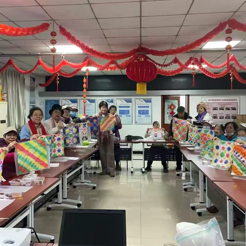 “布里生花，染韵邻里”  碧水园社区携手中维口腔开展布艺扎染活动