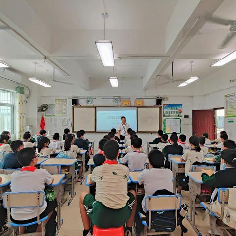 三亚市第四小学邀请天涯区阳光海岸大社区开展“阳光守护 健康成长”防校园欺凌主题教育活动