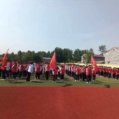 跑操比赛展风采 飒爽英姿致青春—沛县朱王庄中学举行跑操比赛活动