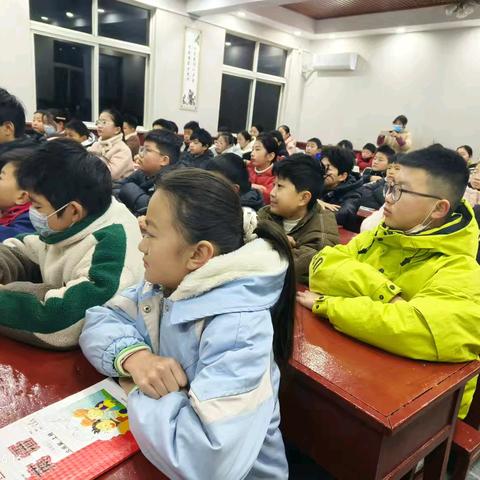 新世纪小学六年级奋进班的一周生活