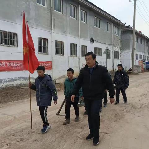 尼山镇西位小学开展“学习雷锋好榜样   争做新时代好队员”主题实践活动