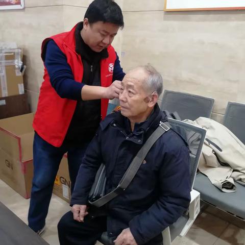 【东关街道】退役军人服务站开展“聆听岁月，温暖前行”公益活动