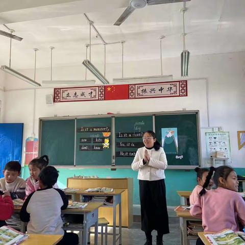 “英”你成长，“语”你共享——锦屏镇南营小学12月英语公开课