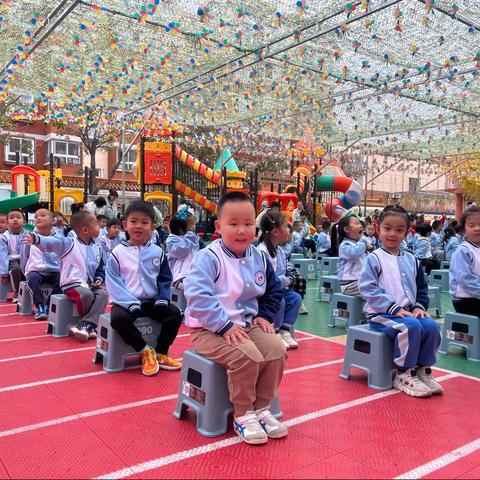 【二幼育雁课程】秋风瑟瑟🍂我们很快乐✌️（中五班周记）