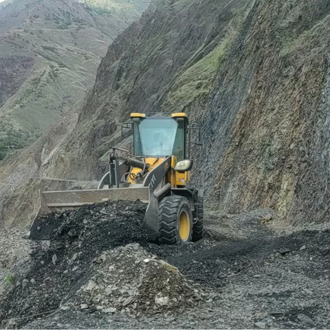 扛实防汛安全责任 做好道路保通保畅--雪山乡全力做好道路防汛和安全保通工作