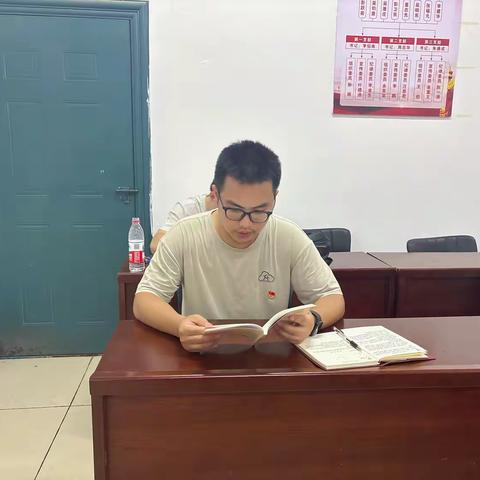 红心向党践初心，砥砺奋进担使命--记余干一中第三党支部6月份主题党日活动