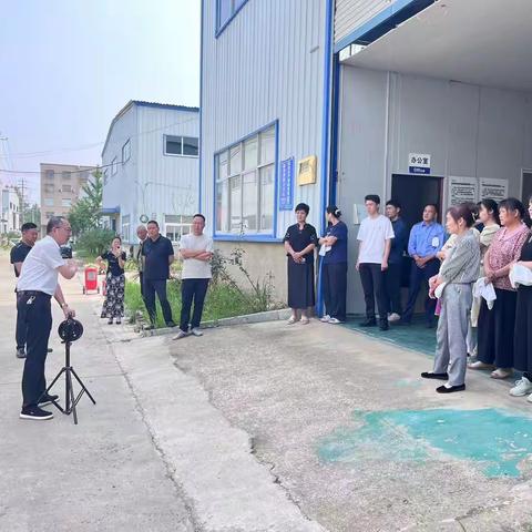 商城县先进制造业开发区管理委员会扎实开展人员密集企业应急疏散及消防演练