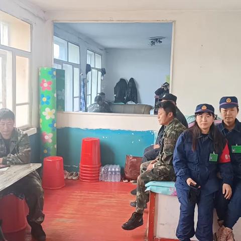 沿江林场“提升护林员思想认识和履职能力，加强生态资源保护”开展业务培训