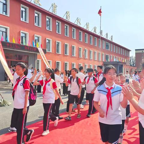 “守本真初心   向未来启程”2024届毕业生欢送会