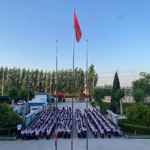 青春绽放 梦想起航，——馆驿二中隆重举行2023届毕业生毕业典礼及欢送仪式