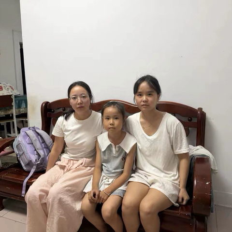 家校心连心   教育手牵手 ——恩江二小二（6）班家访
