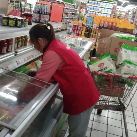 服务无止境，满意无终点！--记中百仓储随州区域汉东店干性食品区龚兴菊