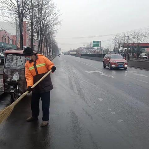 节后汝州公路养护开展路域环境整治行动