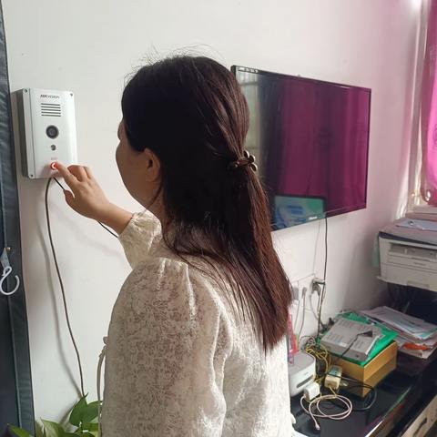 防范始于行，应急始于心———应家乡幼儿园开展防暴演练