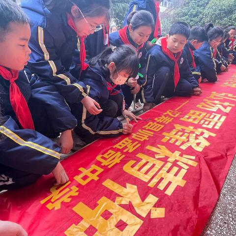 学习雷锋精神 争做时代新人——帅孟奇中学开展学雷锋精神系列活动