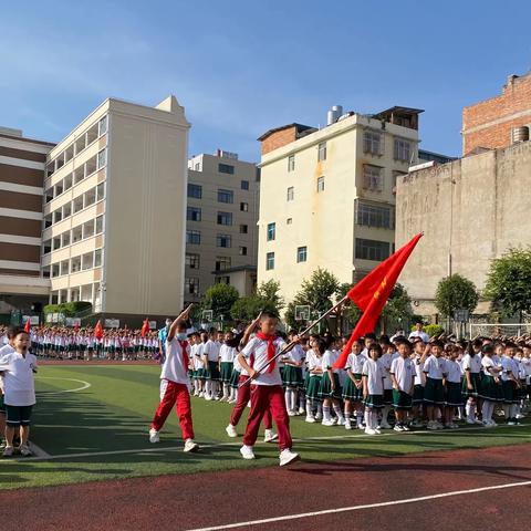 沐书香诵经典   感党恩乐成长——玉溪第一小学教育集团山水校区六一系列活动