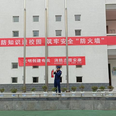 “传承雷锋精神，弘扬时代新风”——岚皋大队掀起“学雷锋”活动热潮