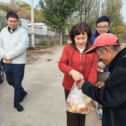 平顶山市第一人民医院开展“迎双节 送温暖 固成果”系列活动