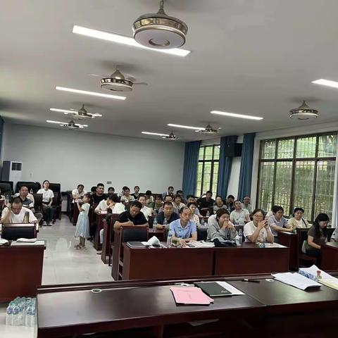 开学培训铸基石 乘风破浪再出发——佐龙中心小学开学培训篇