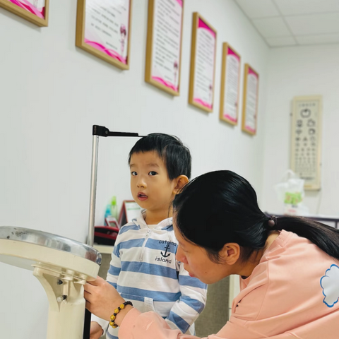 烟台市市级机关幼儿园海鱼🐠班——健康体检，快乐成长