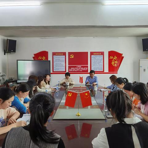 严抓常规提质量 以检促教增实效——崇义县城关小学校迎接县教学研究股双月考核活动纪实