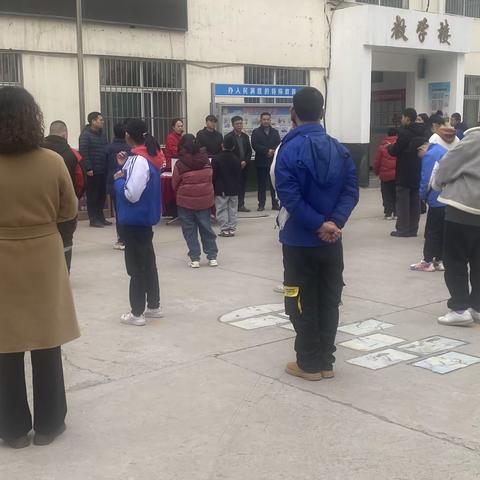 学雷锋践初心  情暖特教校园