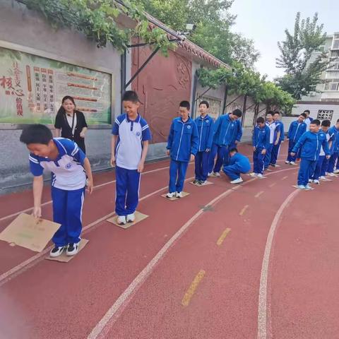 “放飞压力，轻松前行”———邯郸市赵苑中学团体心理辅导活动