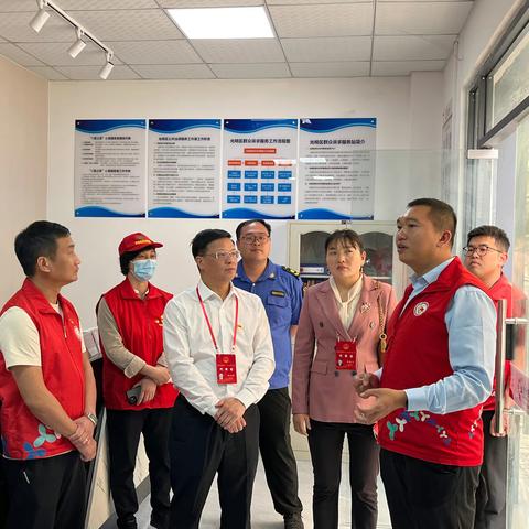 人大代表进社区 助力文明典范城